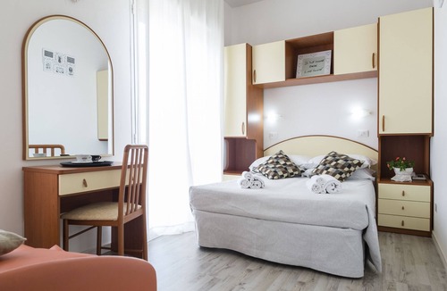 San Giuliano a Mare Hotel | Crosal