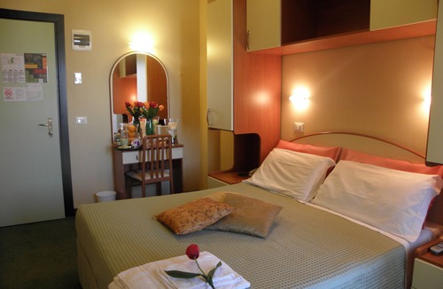 San Giuliano a Mare Hotel | Crosal