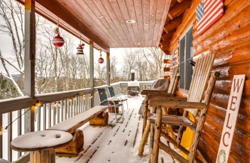 Pittsburg House | Deck & Fire Pit: Secluded Cabin Near Lake Francis!