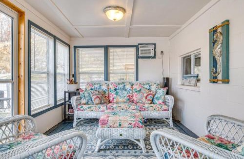 Monticello Apartment | Deck & Views: Waterfront Monticello Studio