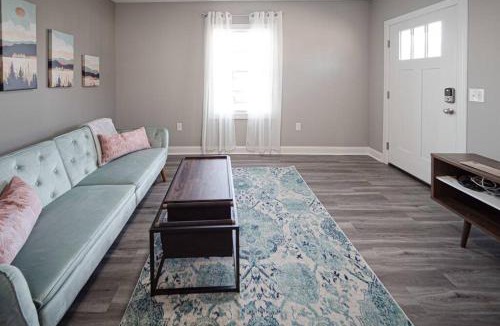 Evansville Apartment | Delightful airy remodeled 1 1 Elsas