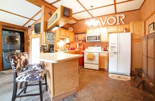Pendleton House | DERBY Private Tack House