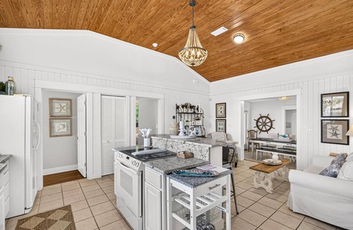 Gulf Pines House | Destin Beach House - Southern Comfort