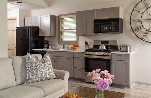 Lee Bed & Breakfast | Devonfield Inn B&B