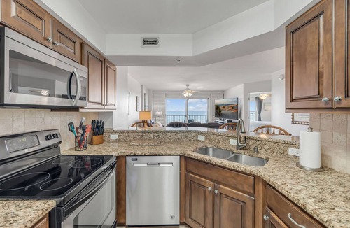 Seawinds Condo Condo | 🌊 Direct Oceanfront 2/2 | Large Private Balcony | Heated Pool ♨️ & Garage Parking