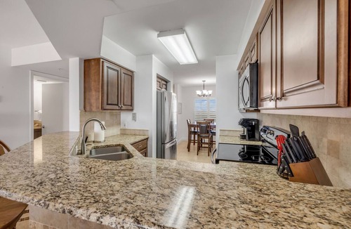 Seawinds Condo Condo | 🌊 Direct Oceanfront 2/2 | Large Private Balcony | Heated Pool ♨️ & Garage Parking