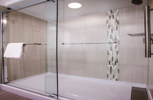 Alsip Hotel | DoubleTree by Hilton Chicago - Alsip