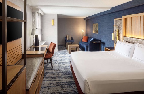 Downtown Hotel | Doubletree by Hilton Washington DC Silver Spring