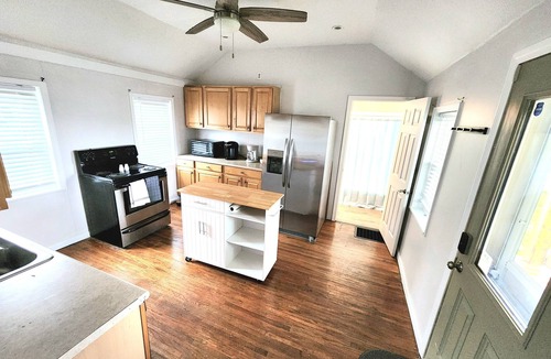 Port Clinton House | Downtown Oasis - Full house 2 minute walk to Jet Express & downtown Port Clinton