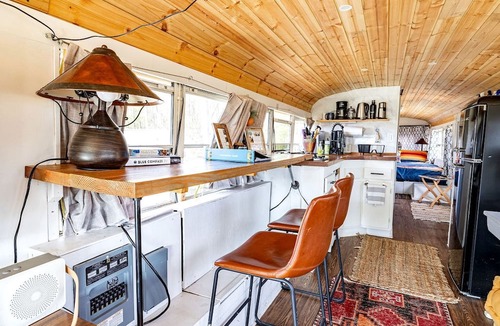 Grandview Villa | Eccentric Converted Bus, Perfect for a Tennessee Vacation