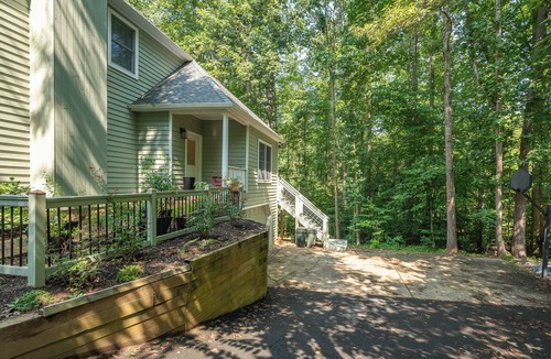 Batesville House | Elegant 1-BDR home away from home in magical location near UVA, Parking/yard
