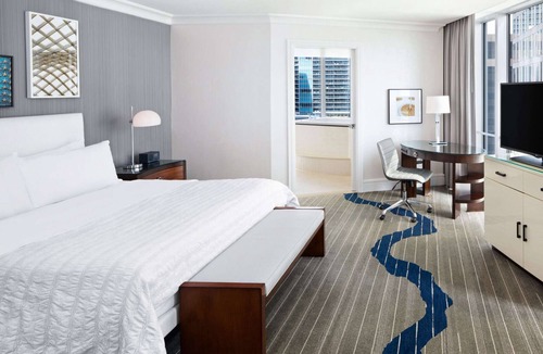 North Rosslyn Hotel | Elevated Stay | Riverfront Dining. Fitness Gym.