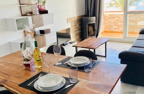 Retamar Apartment | Encantador ático con chimenea y piscina en Almería