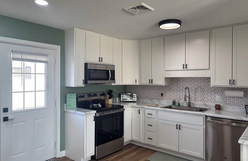 Marion House | Enjoy your stay in this cozy & comfortable home with everything you need!