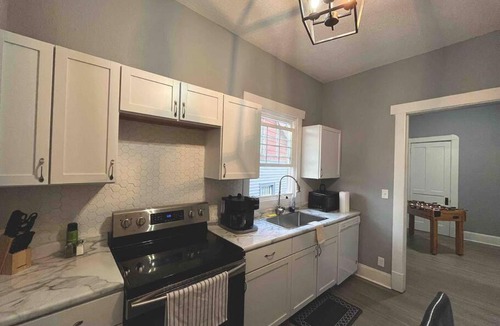Windsor Park Apartment | Entire House In Downtown Indy!