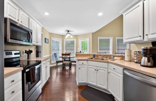 Buckner House | Exclusive Buckner retreat w/theater & game room!