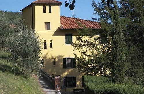 Croce a Uzzo Villa | Exclusive Tuscan Country Villa,Private Pool, near Florence&Pisa, sleeps max 15