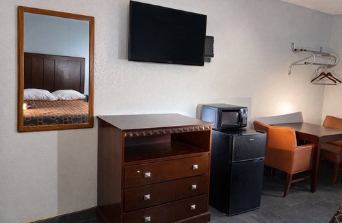 Pine Bluff Hotel | Executive Inn Pine Bluff