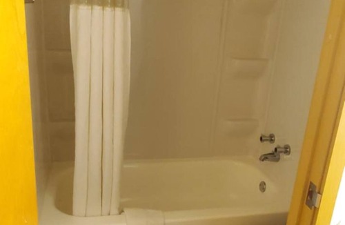 Indianapolis Hotel | FairBridge Inn Express Indianapolis South
