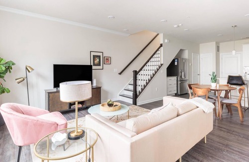 Ashburn House | Family-friendly 3BR Townhouse in Ashburn + Pets OK