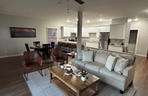 Chatsworth House | Fantastic 3-bedroom townhome with amazing views of Fort Mountain