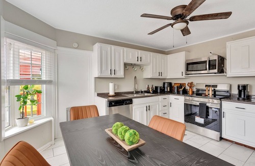 Collegedale Apartment | Fantastic 3-bedroom apartment with AC in welcoming Collegedale