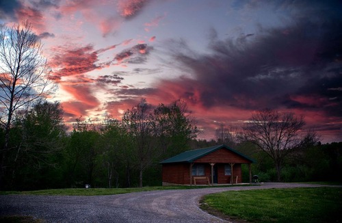 Equality Cabin | Fantastic Cozy Cabin with Fire Pit, Hot-tub and Fireplace in Herod, Illinois