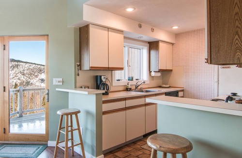 Bartlett Condo | Fantastic mountain views, sleeps 8, perfect for 1 or 2 families
