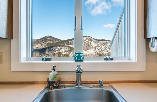Bartlett Condo | Fantastic mountain views, sleeps 8, perfect for 1 or 2 families