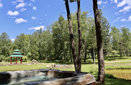 Stanardsville Apartment | Farmview Cottage at White Lotus Eco Spa Retreat