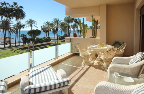 San Pedro de Alcantara Apartment | First floor Beach side property, San Pedro