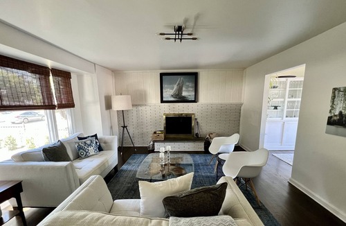 North Bethesda House | Fun Mid-Century Split Level
