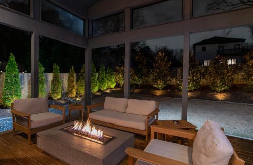 Atlanta House | Game Room + Bar: Luxe Group Getaway in Atlanta