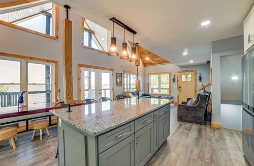 New Concord House | Game Room & Screened Porch: Kentucky Lake Retreat!