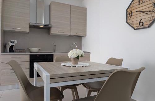 Porto Sant'Elpidio Apartment | -Garden Suite-5 min dal mare Wifi AC 4 posti letto