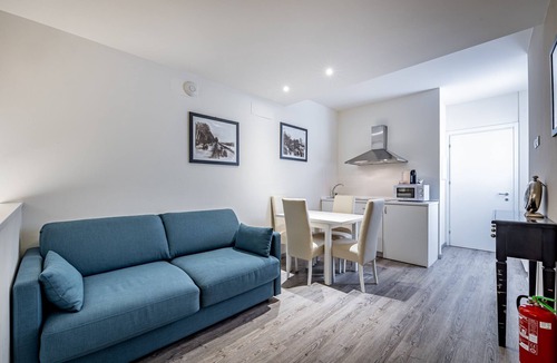 Prato Apartment | Garibaldi Palace loft Art Coll 1
