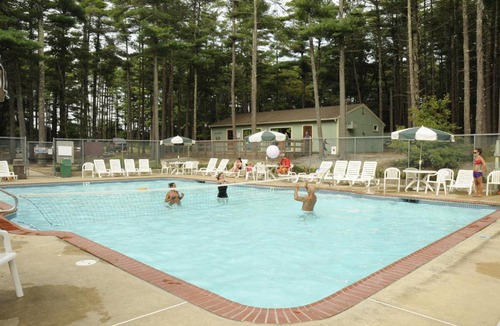 Rochester Resort | Gateway to Cape Cod Vacation Cottage 9