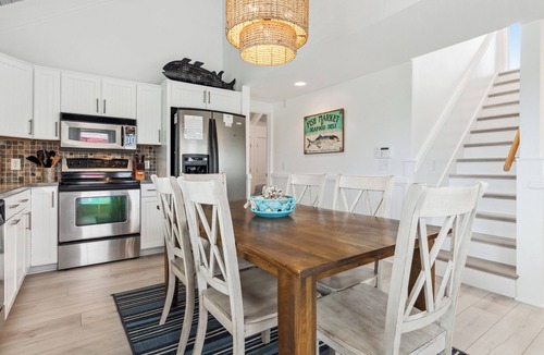 Bald Head Island Villa | Golf course view villa next to BHI Club, recently renovated!