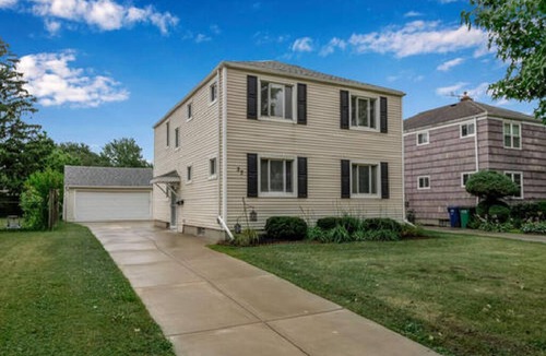 North Buffalo Apartment | Gorgeous 2 Queen Bed North Buffalo Apartment with Free Driveway Parking