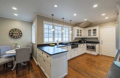 Bethesda House | Gorgeous Spacious Entire House in Bethesda 8 Beds