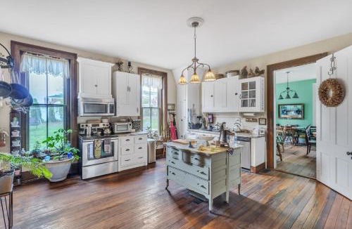 Glasgow Hotel | Greer Room at Main Street Bed & Breakfast