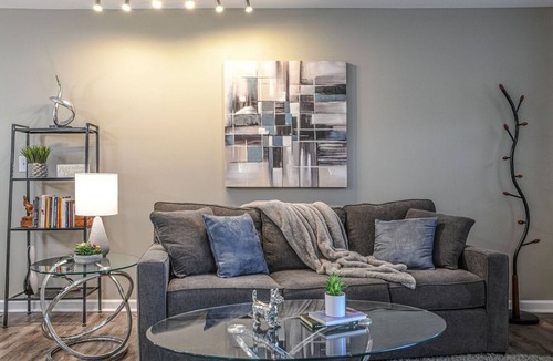 Shepherdsville Apartment | ground level flat with washer-dryer & easy parking