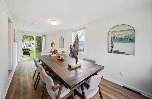Grandview Heights House | Group Ready 4BR near OSU w/Fire Pit & Wet Bar
