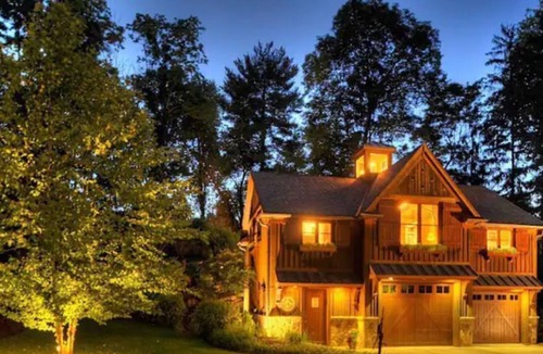 Olmsted Falls House | Guest house on a Riverfront Estate