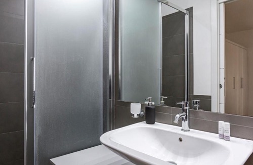 Lungarno del Tempio Apartment | GuestHost - Florence Cozy Apartment with Small Terrace