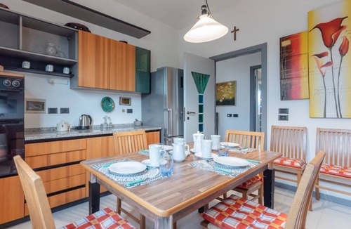 Pesaro Apartment | GuestHost - Spacious 130mq apartment that comfortably accommodates 4 people, being equipped with two duble bedrooms, two bathrooms and all the comforts for a pleasant stay. The accommodation is located in a prestigious area of ​Pesaro, in the immedi