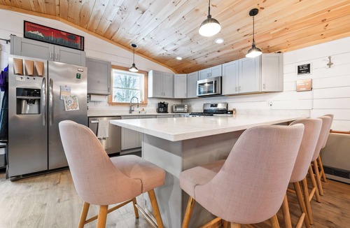 Rangeley Plantation House | Hall Hideaway | Shared Waterfront Access