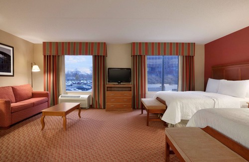 Hartford Hotel | Hampton Inn & Suites Hartford/East Hartford