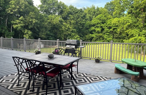 College Grove House | HERON'S NEST. Spacious, Clean. Peaceful. Near Historic Downtown Franklin, TN.