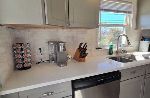 Harrisonburg House | Hillside 3-bedroom bungalow 1 mile from Harrisonburg City limits, great views!